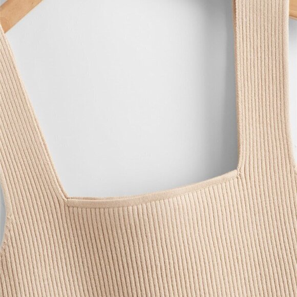 Beige Casual Women's Solid Ribbed Knit Top - Picture 4 of 4